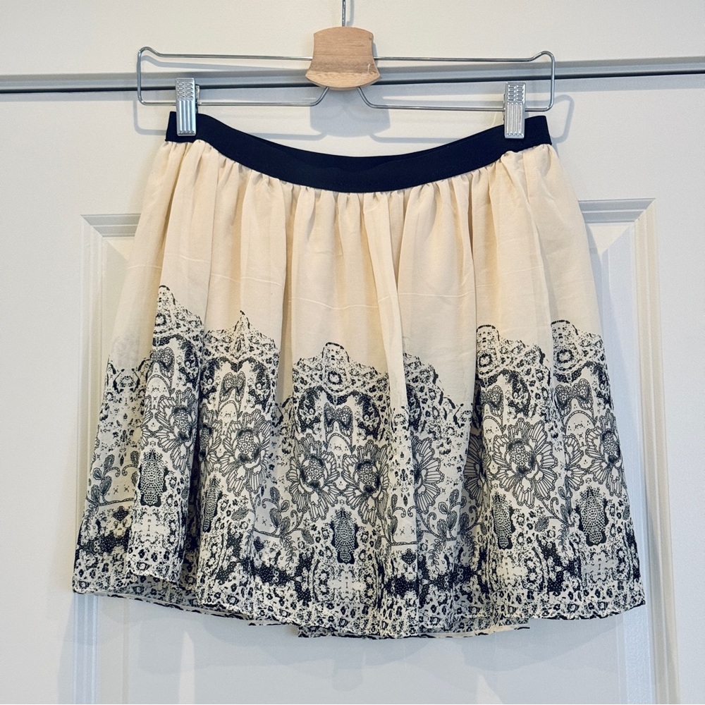 Like New‼️American Eagle Outfitters Cream&Black Chiffon Mini Ballet Skirt, Sz S